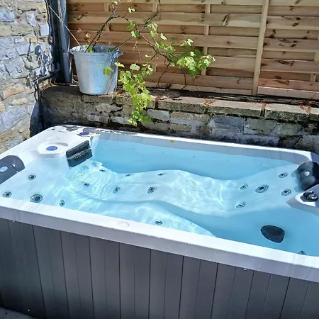 Le Charme Des Pierres Et Wellness Vendégház Ohey